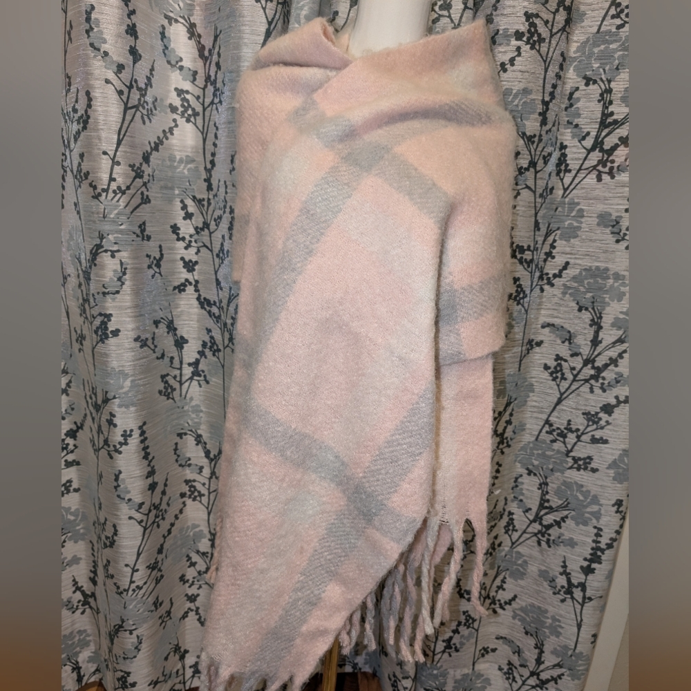 🩷 🩶 Pale Pink & Gray Plaid Wide & Long Cozy Scarf, Wrap, Shawl - Picture 9 of 9